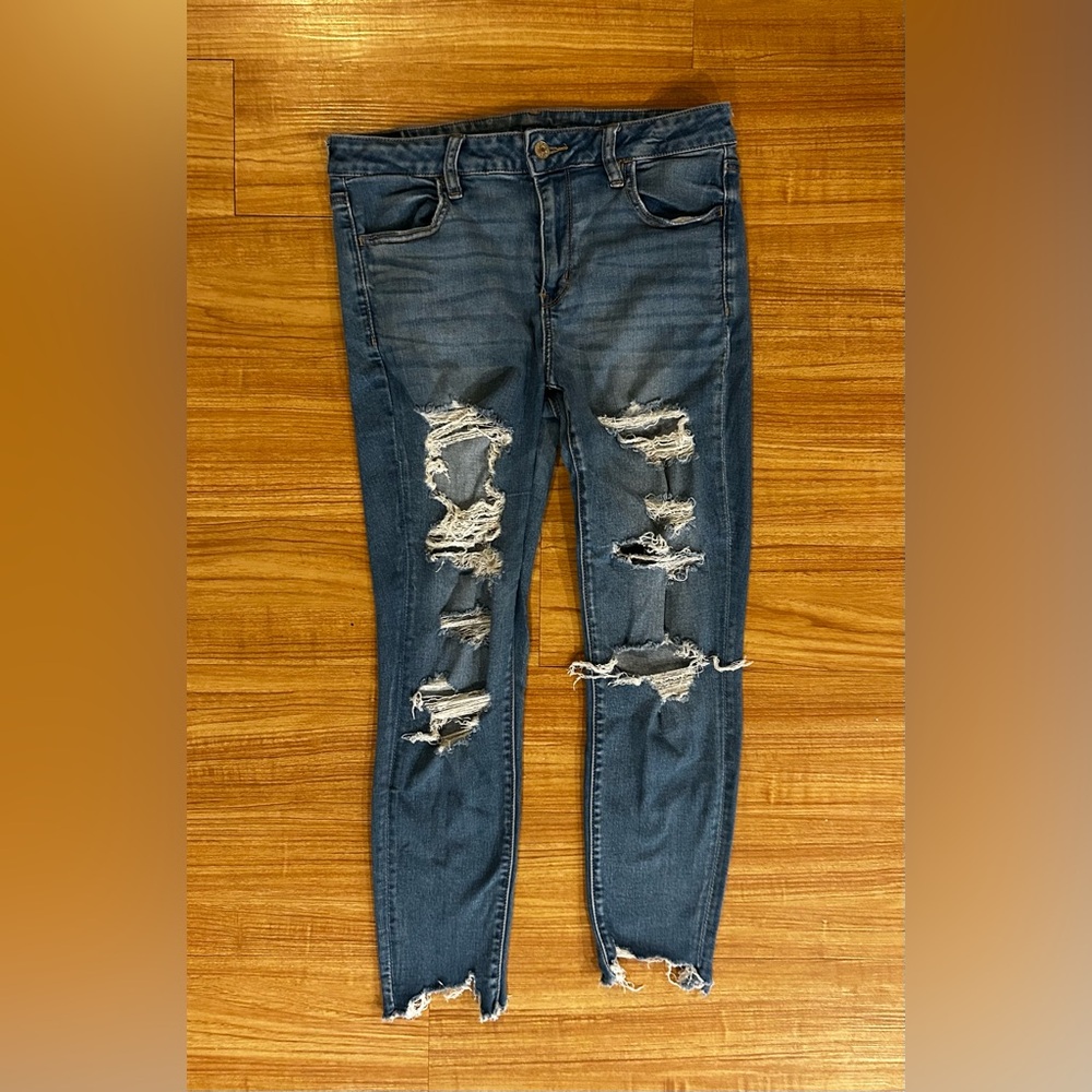 American Eagle | Woman’s Distressed Skinny Jeggings | Size 14 | Darker Blue |